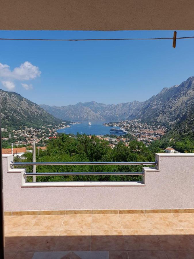 Tim Apartamento Kotor Exterior foto